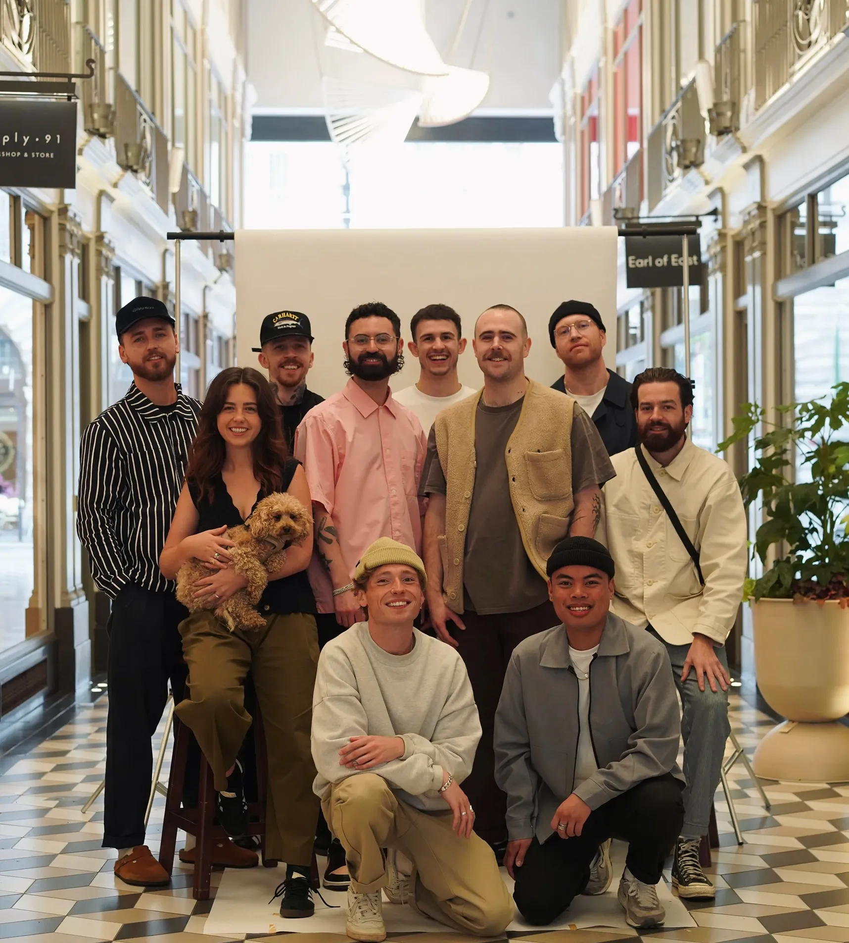 Equipo de barberos profesionales Mano Santa Barber Studio Madrid