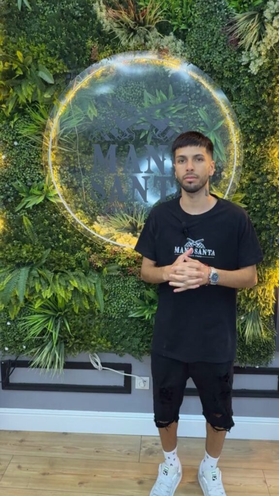 historia de instagram reservas barbería elegante negro (1)