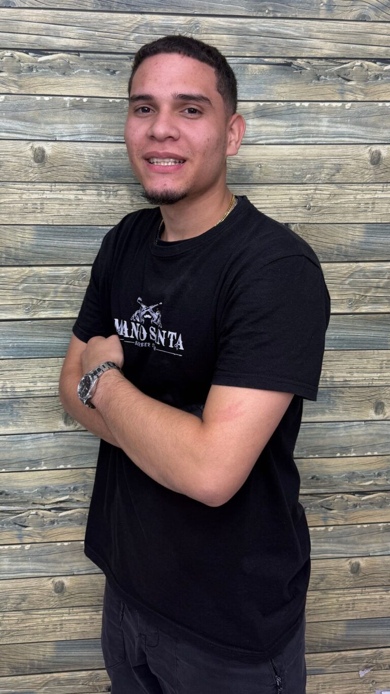 historia de instagram reservas barbería elegante negro (4)